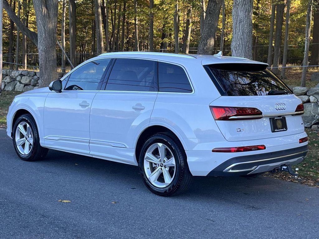 used 2024 Audi Q7 car, priced at $45,995
