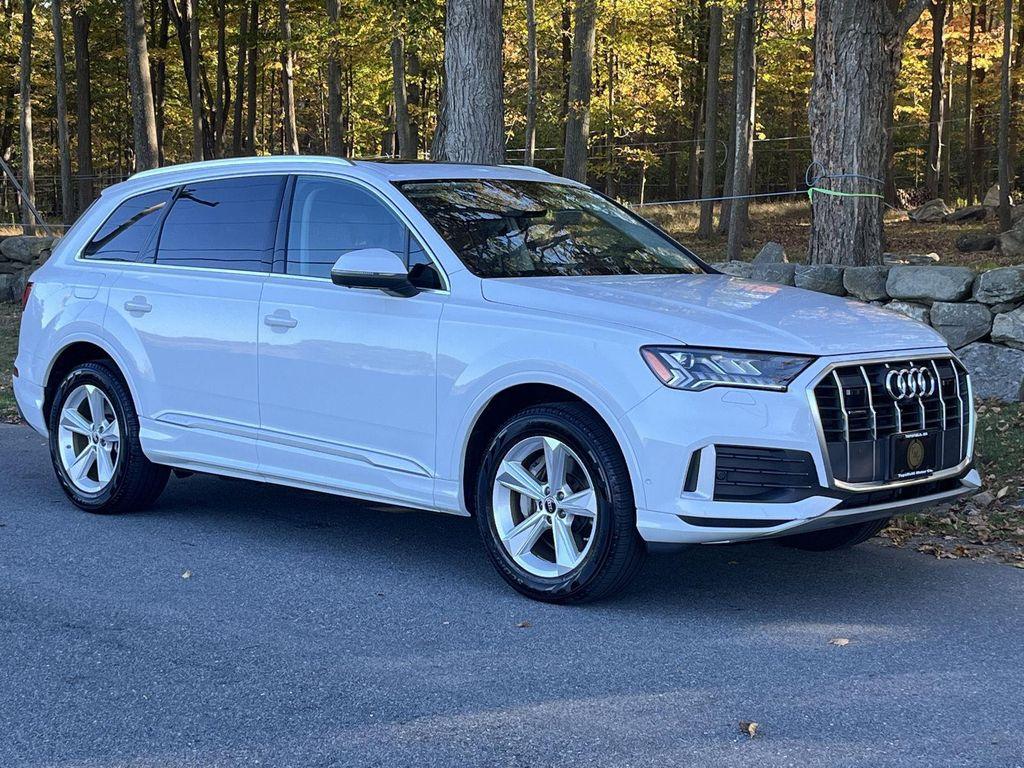 used 2024 Audi Q7 car, priced at $45,995