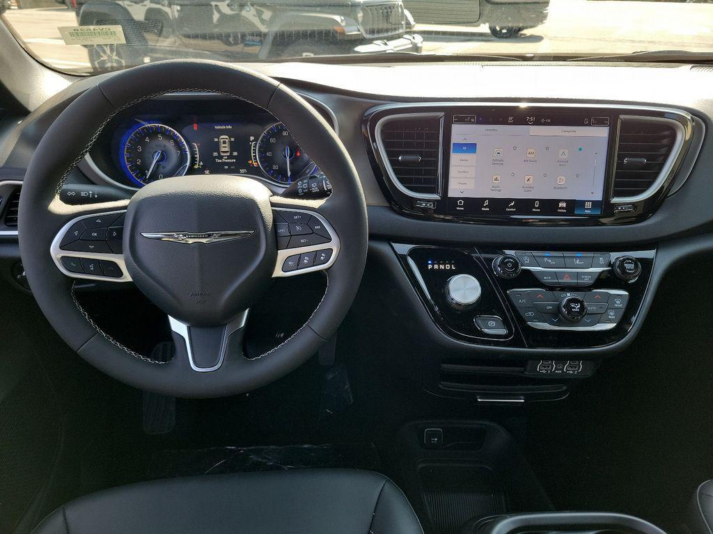 new 2025 Chrysler Voyager car, priced at $33,604