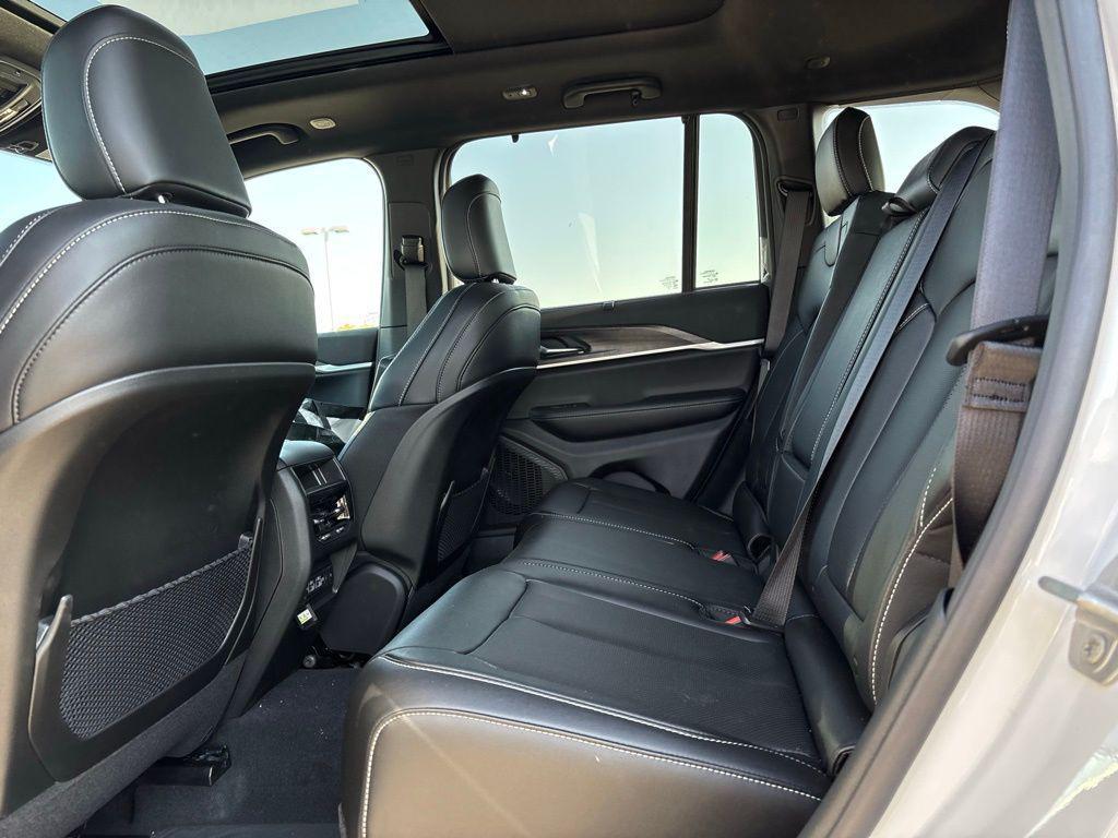 new 2025 Jeep Grand Cherokee car, priced at $46,869