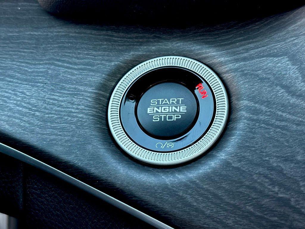 new 2025 Jeep Grand Cherokee car, priced at $46,869