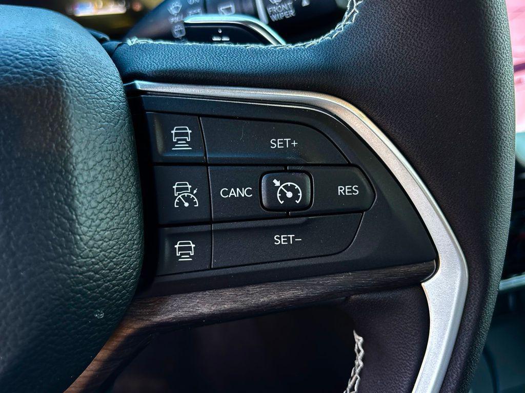 new 2025 Jeep Grand Cherokee car, priced at $46,869
