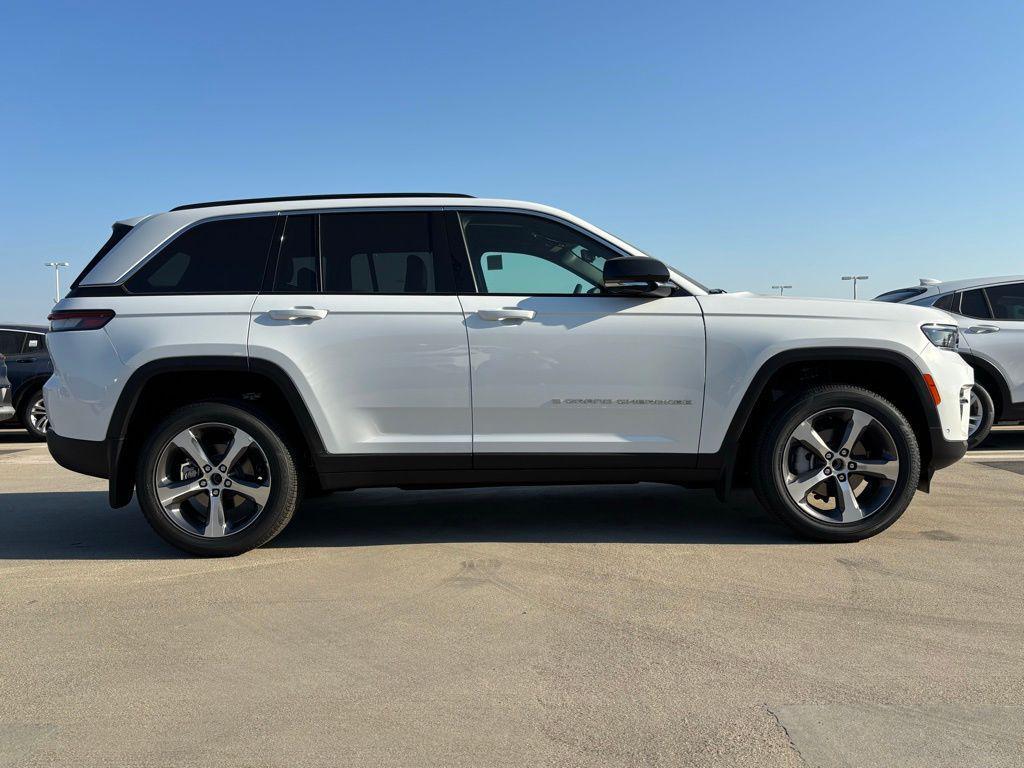 new 2025 Jeep Grand Cherokee car, priced at $46,869