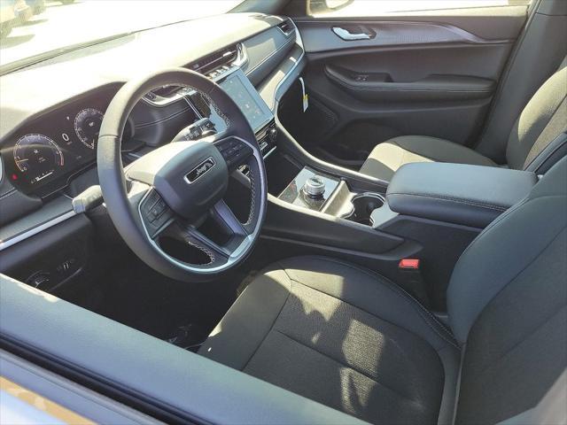 new 2025 Jeep Grand Cherokee L car, priced at $39,897