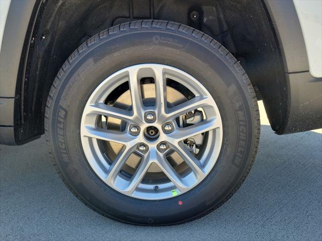 new 2025 Jeep Grand Cherokee L car, priced at $39,897