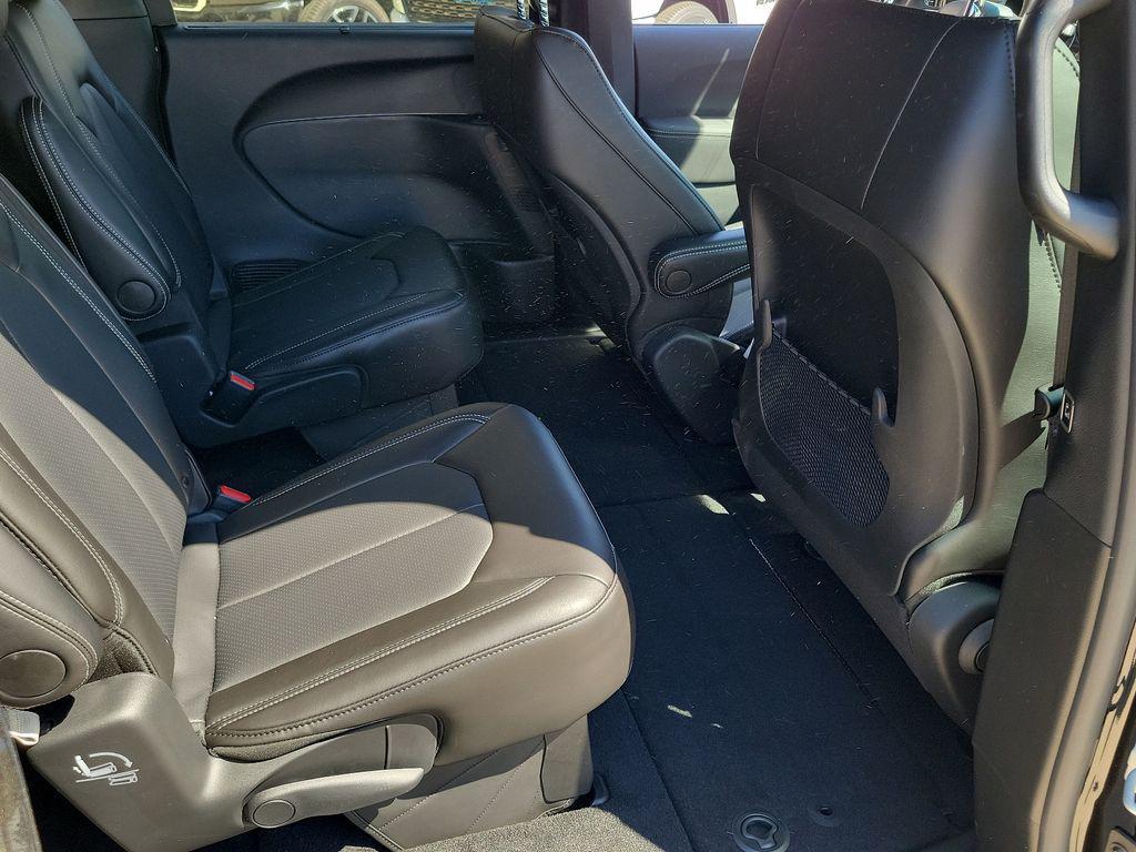 new 2025 Chrysler Voyager car, priced at $33,604