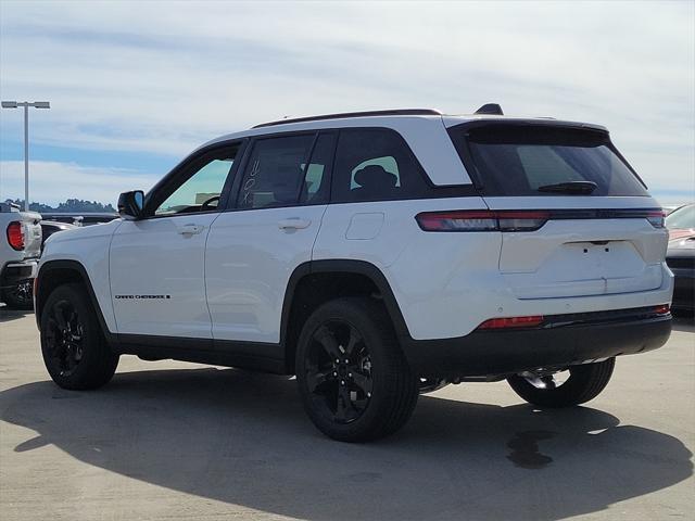 new 2025 Jeep Grand Cherokee car, priced at $44,619