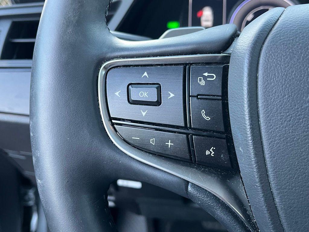 used 2022 Lexus ES 300h car, priced at $37,750