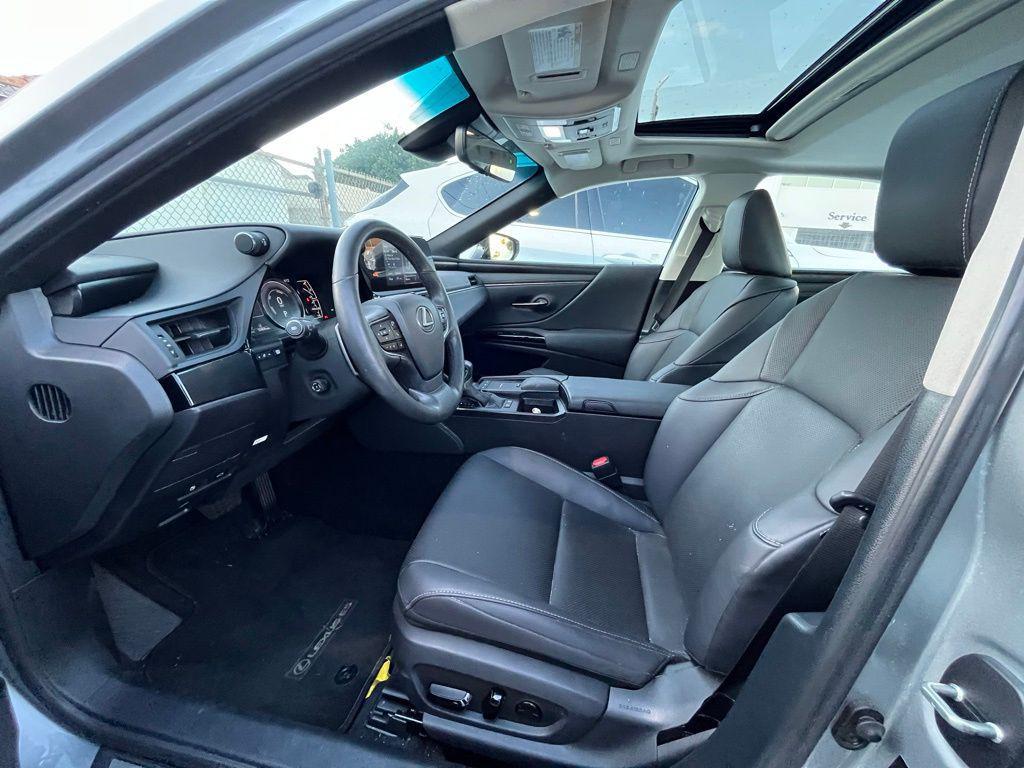 used 2022 Lexus ES 300h car, priced at $37,750