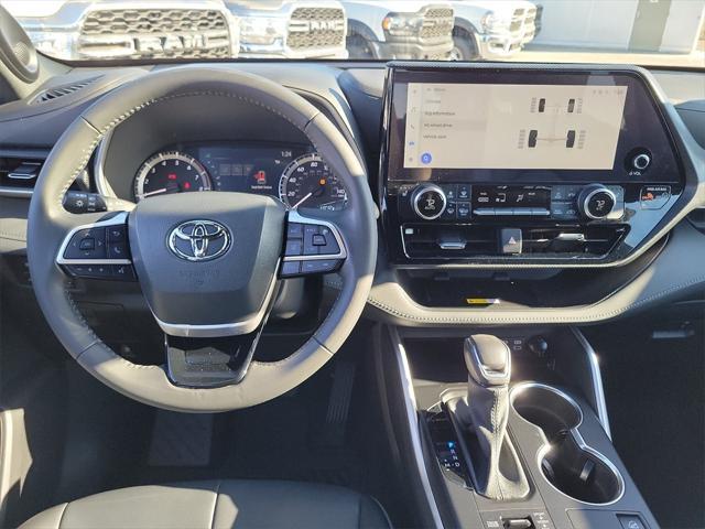 used 2023 Toyota Highlander car, priced at $43,500