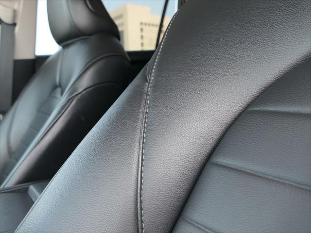 used 2023 Toyota Highlander car, priced at $37,250