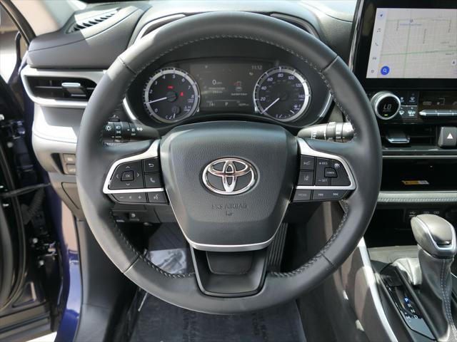 used 2023 Toyota Highlander car, priced at $37,250