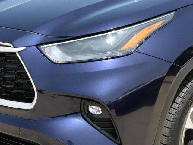 used 2023 Toyota Highlander car, priced at $37,250