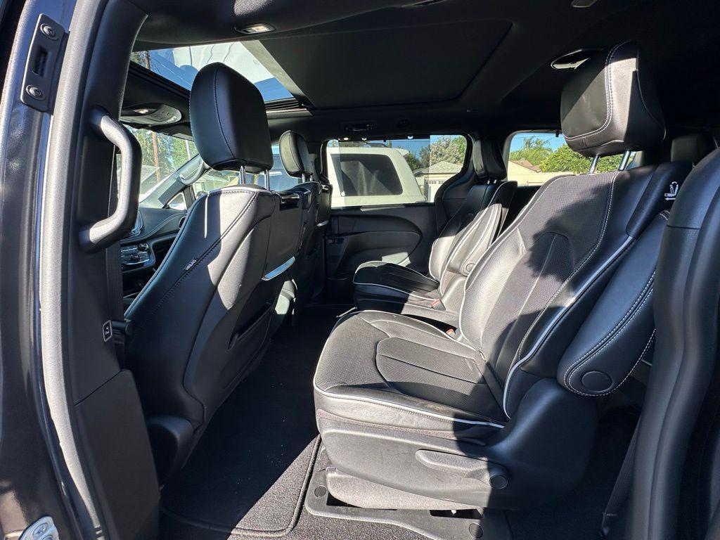 used 2023 Chrysler Pacifica Hybrid car, priced at $34,500