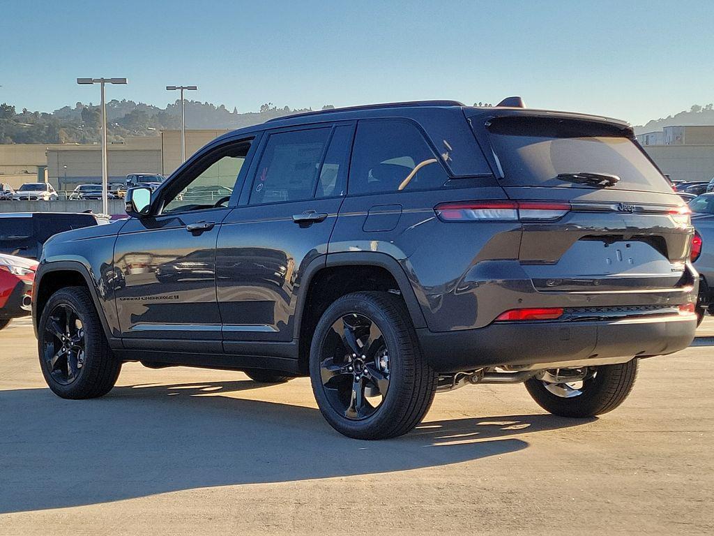 new 2025 Jeep Grand Cherokee car, priced at $45,268