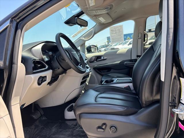 used 2024 Chrysler Pacifica car, priced at $31,000