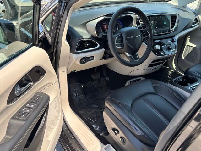 used 2024 Chrysler Pacifica car, priced at $31,000
