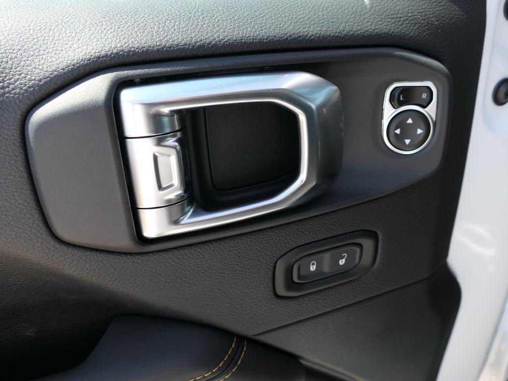 new 2025 Jeep Wrangler car, priced at $95,871