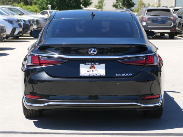 used 2022 Lexus ES 300h car, priced at $32,000