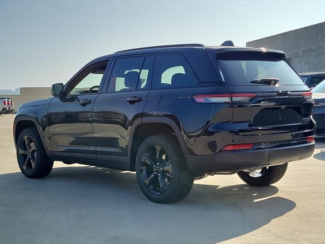 new 2025 Jeep Grand Cherokee car, priced at $45,560