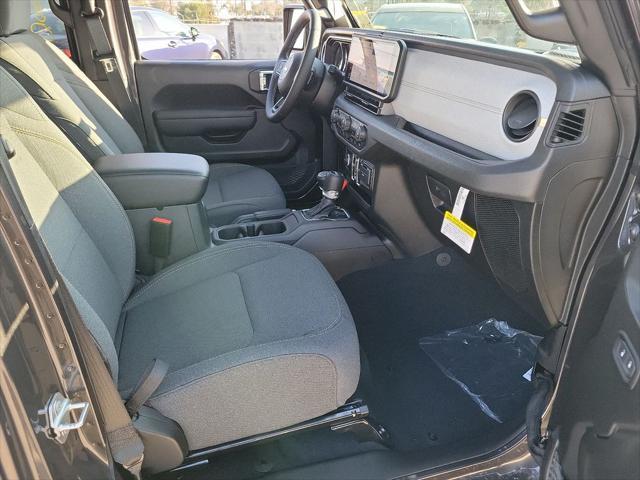 new 2025 Jeep Wrangler car, priced at $47,347
