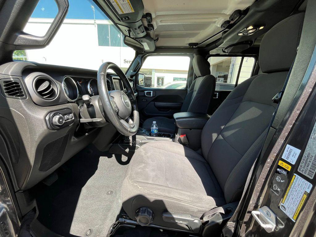 used 2022 Jeep Wrangler Unlimited car, priced at $33,000