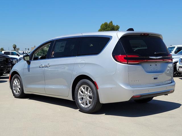 new 2024 Chrysler Pacifica car, priced at $38,697