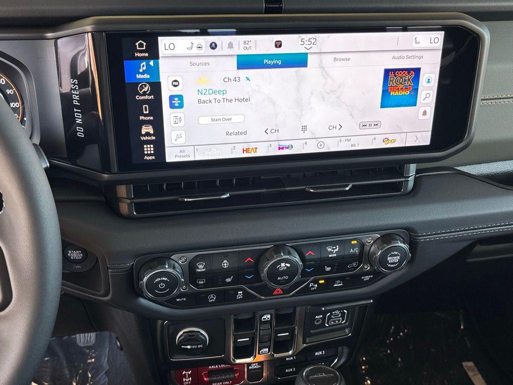 new 2025 Jeep Gladiator car, priced at $54,870