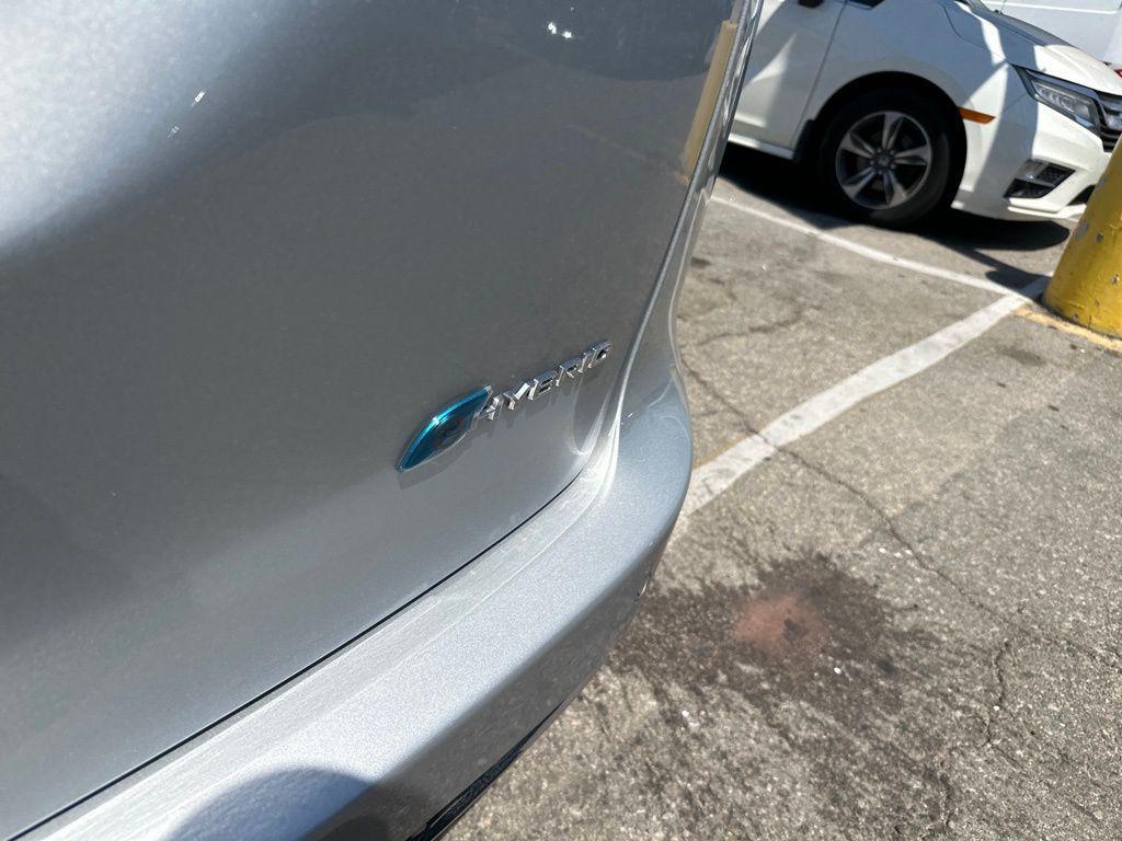used 2023 Chrysler Pacifica Hybrid car, priced at $34,000