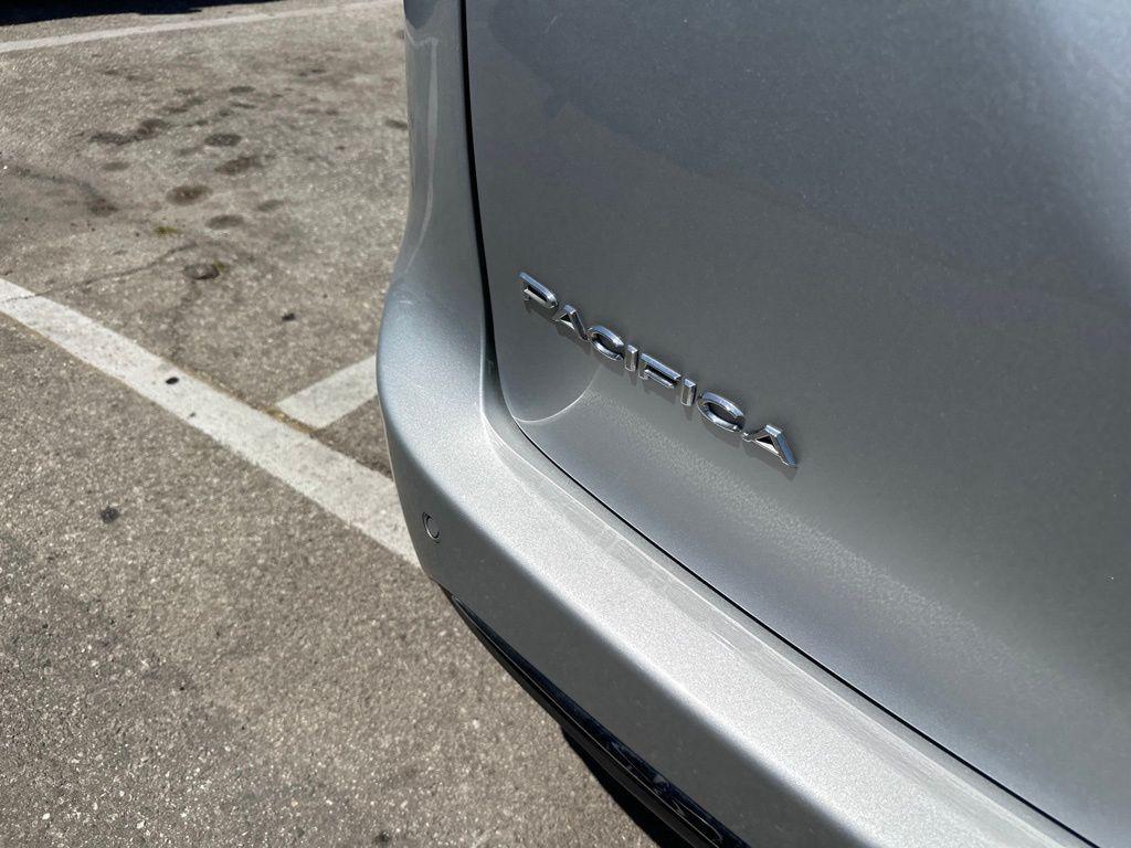 used 2023 Chrysler Pacifica Hybrid car, priced at $34,000