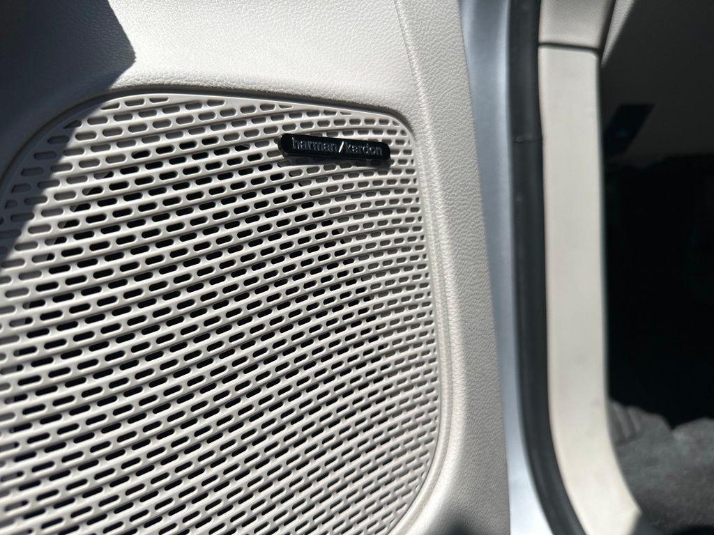 used 2023 Chrysler Pacifica Hybrid car, priced at $34,000