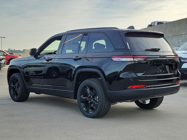 new 2025 Jeep Grand Cherokee car, priced at $45,202