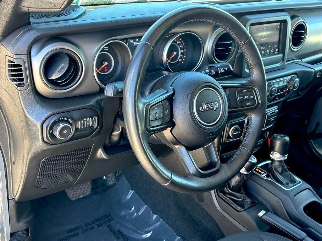 used 2022 Jeep Wrangler Unlimited car, priced at $31,000
