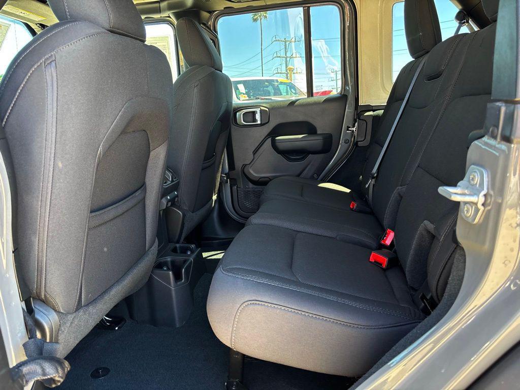 used 2022 Jeep Wrangler Unlimited car, priced at $31,000