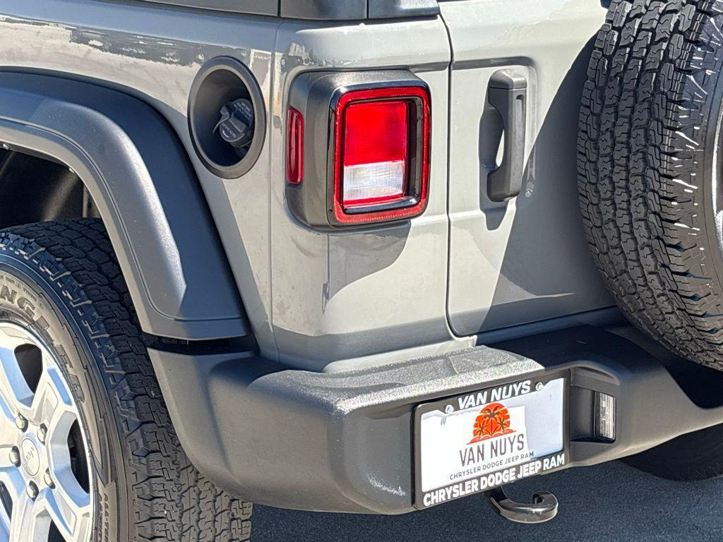 used 2022 Jeep Wrangler Unlimited car, priced at $31,000