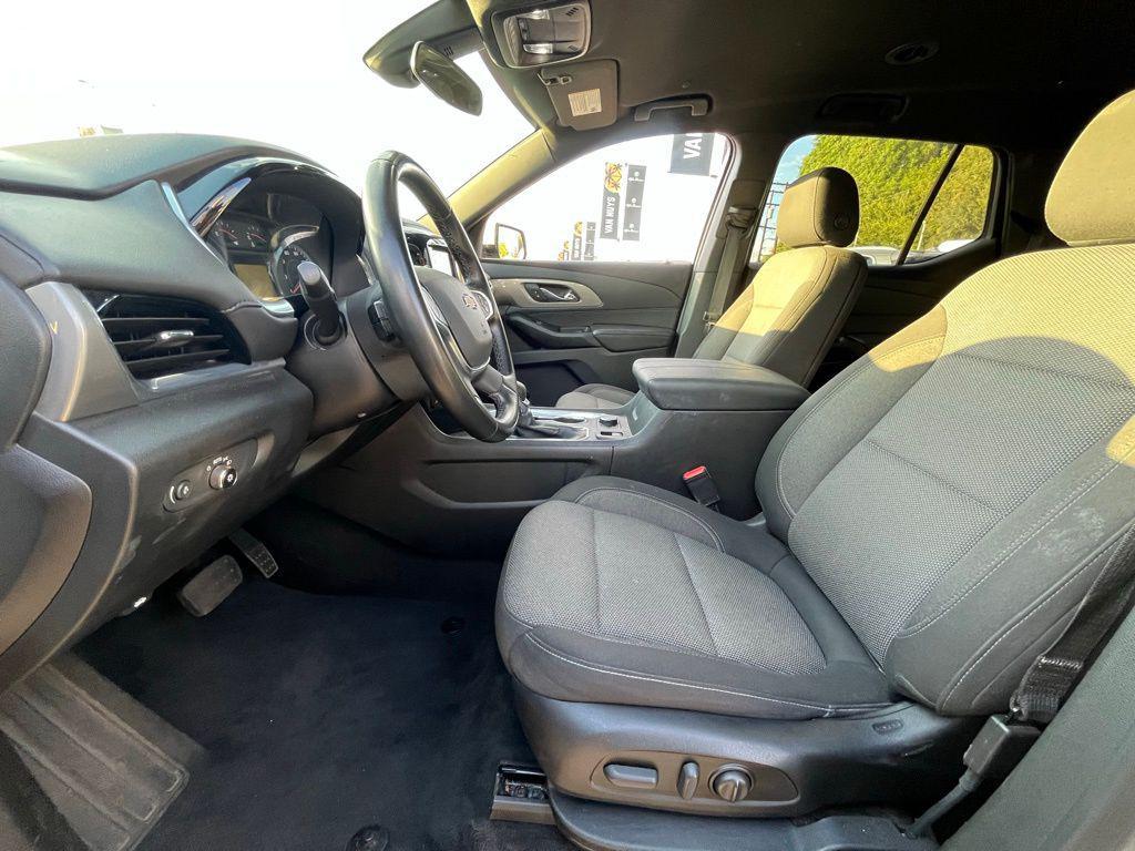 used 2023 Chevrolet Traverse car, priced at $31,000