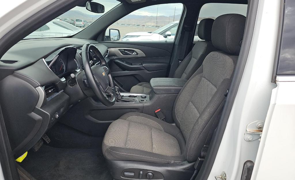 used 2023 Chevrolet Traverse car, priced at $31,000