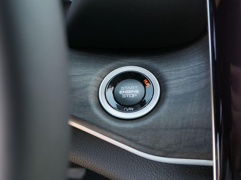 new 2025 Jeep Grand Cherokee car, priced at $44,523