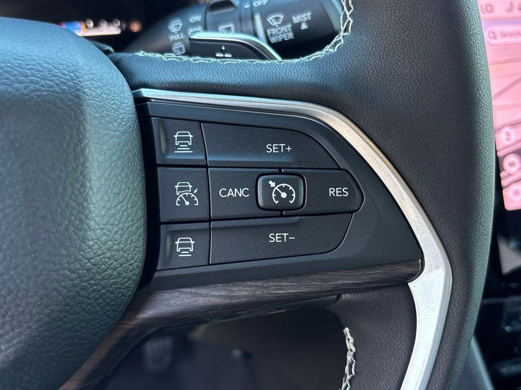new 2025 Jeep Grand Cherokee car, priced at $42,946