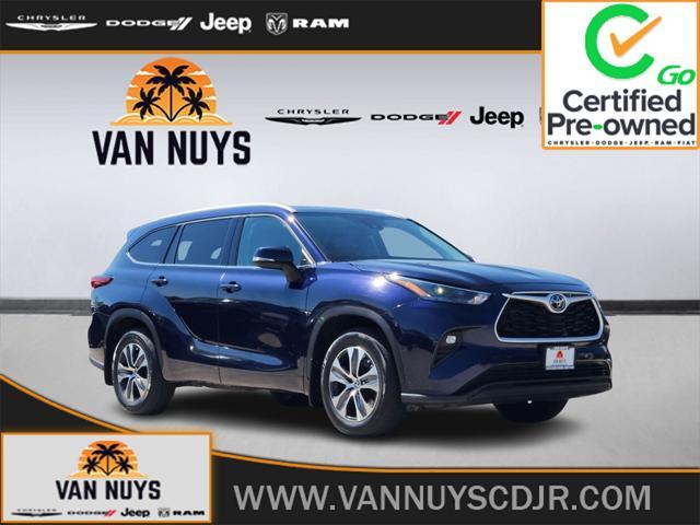 used 2022 Toyota Highlander car, priced at $34,500