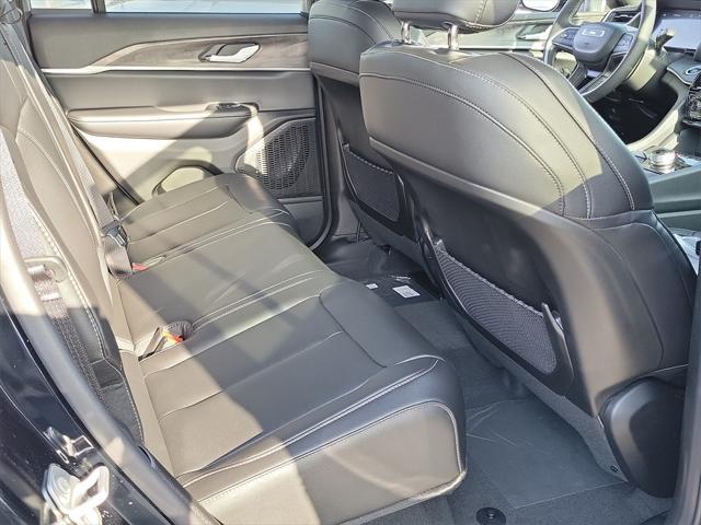 new 2025 Jeep Grand Cherokee car, priced at $44,924