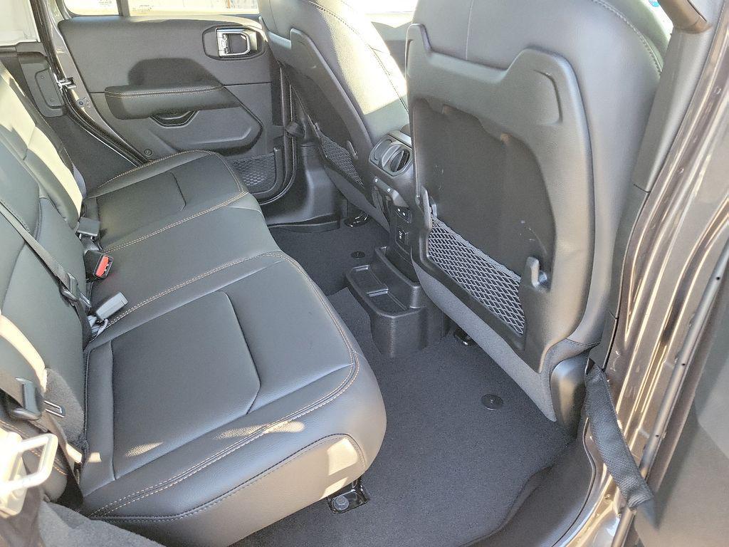 new 2025 Jeep Wrangler car, priced at $54,730