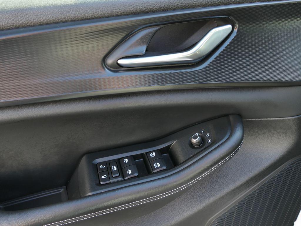 used 2024 Jeep Grand Cherokee car, priced at $31,500