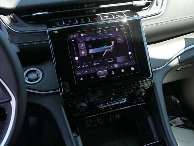 new 2025 Jeep Grand Cherokee L car, priced at $43,985