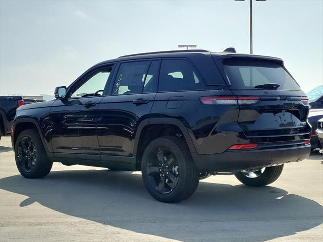 new 2025 Jeep Grand Cherokee car, priced at $45,560