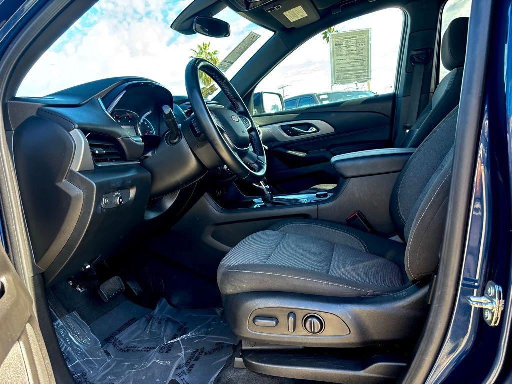 used 2023 Chevrolet Traverse car, priced at $29,500