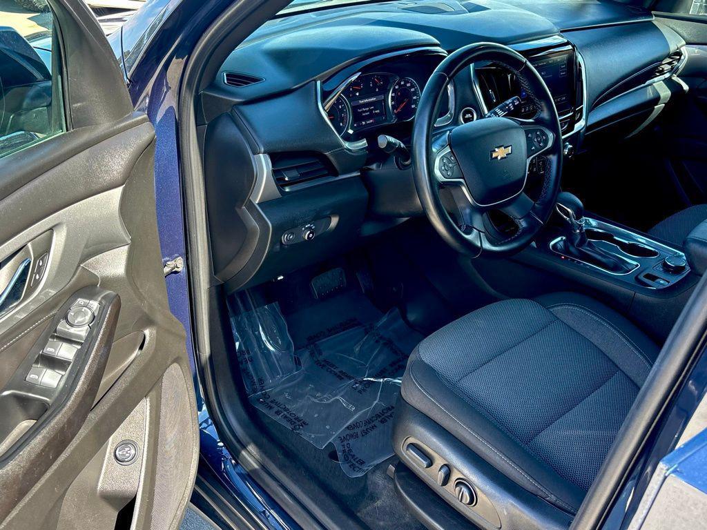 used 2023 Chevrolet Traverse car, priced at $29,500