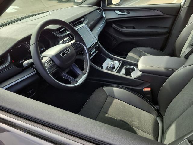new 2025 Jeep Grand Cherokee car, priced at $42,557