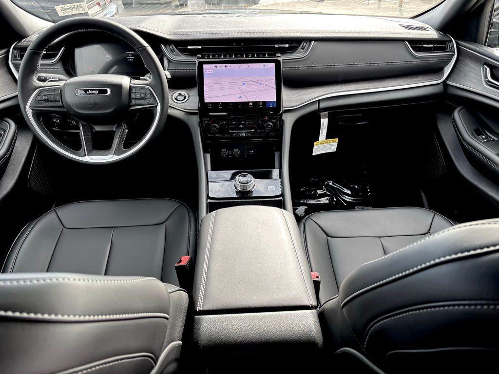 new 2025 Jeep Grand Cherokee car, priced at $42,112