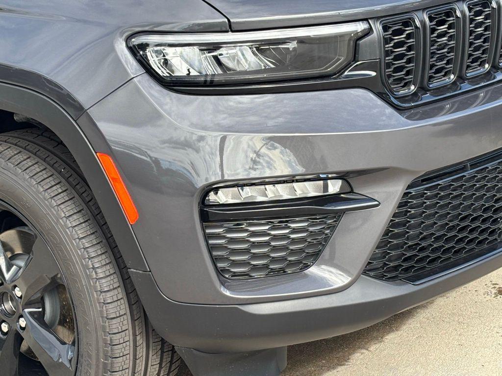 new 2025 Jeep Grand Cherokee car, priced at $42,112